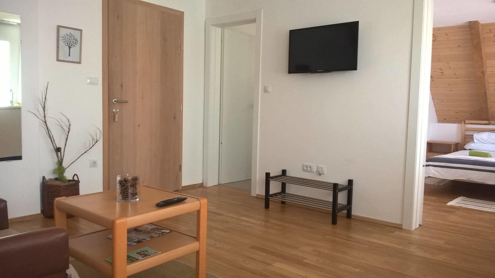 Guesthouse Bor Plitvice Lakes Plitvička Jezera Eksteriør bilde